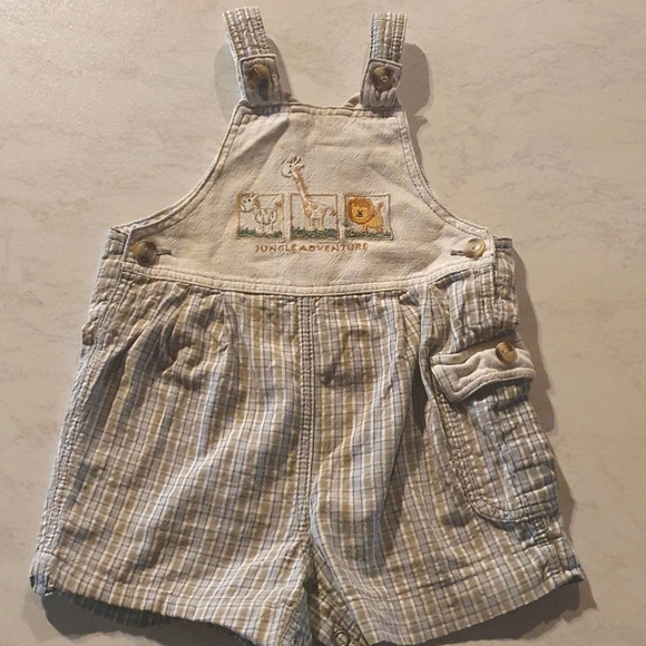 Size 00 Overall style onesie - Picture 7 of 7